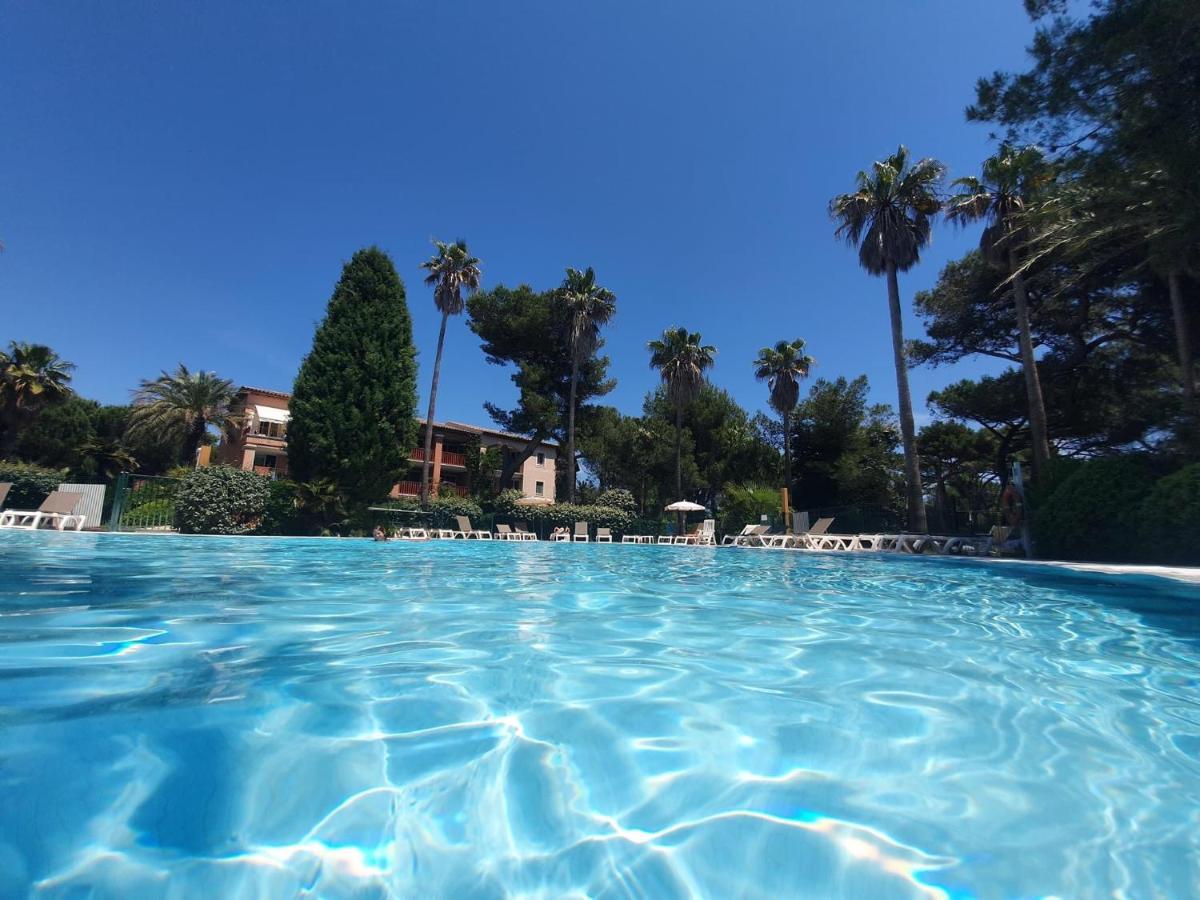 Appartement En Residence Privee, Face A La Mer Avec Acces Direct Plage Hyères Exterior foto