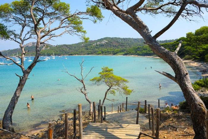 Appartement En Residence Privee, Face A La Mer Avec Acces Direct Plage Hyères Exterior foto